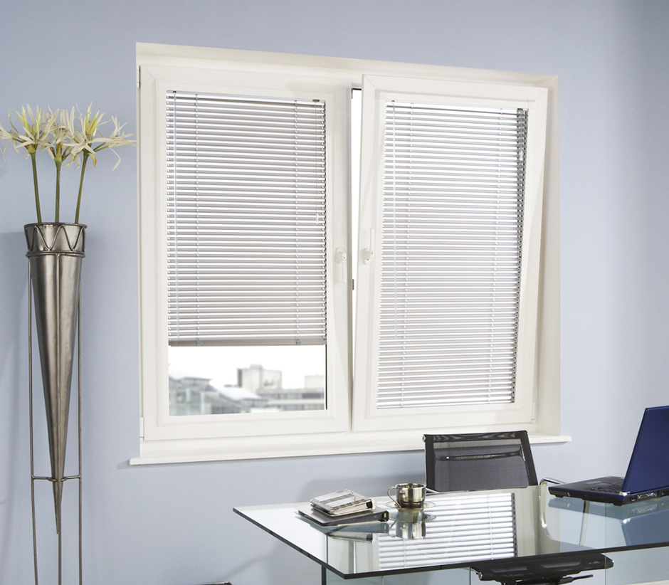 Горизонтальные жалюзи для пластикового окна