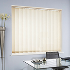 Вертикальные жалюзи для перекрытия оконного проема целиком